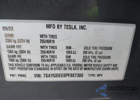 2023 Tesla Model Y Awd/Long Range Dual Motor All-Wheel Drive z USA, uszkodzony, nr VIN 7SAYGDEE8PF887386